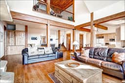 1201 Eagle Drive (208281-18019)