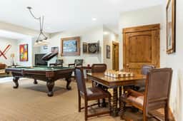 Deerpath Haus (1001430)