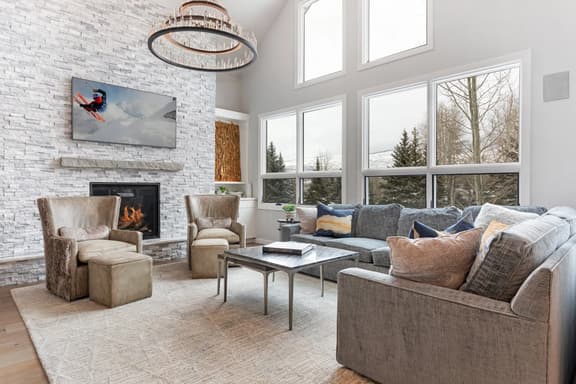 Hillside Court Chalet East (585374)